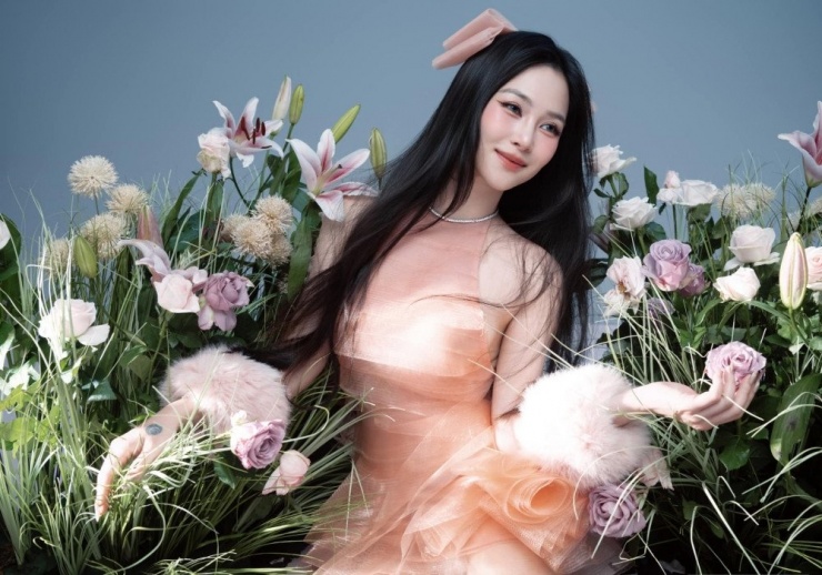 Ca sĩ Hương Tràm tuổi 31 độc thân sau đổ vỡ, ám ảnh vì lời miệt thị 1 Ca sĩ Hương Tràm trở lại sau 5 năm vắng bóng.