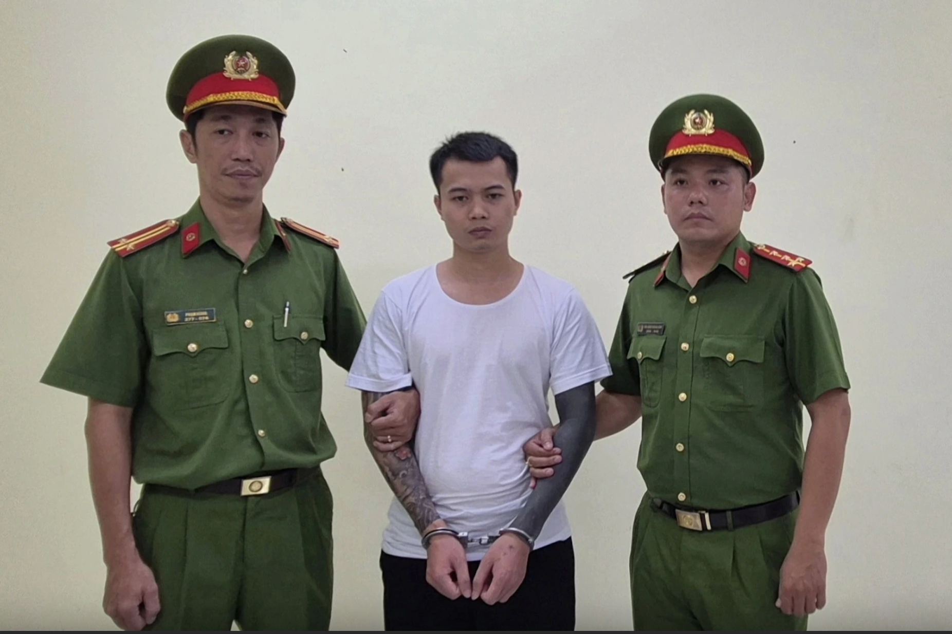 Truy tố 2 TikToker Tàng Keng Ông Trùm, Dù Bầu Trời: Cái giá của miệt thị vùng miền- Ảnh 1. Truy tố 2 TikToker Tàng Keng Ông Trùm, Dù Bầu Trời: Cái giá của miệt thị vùng miền- Ảnh 1.