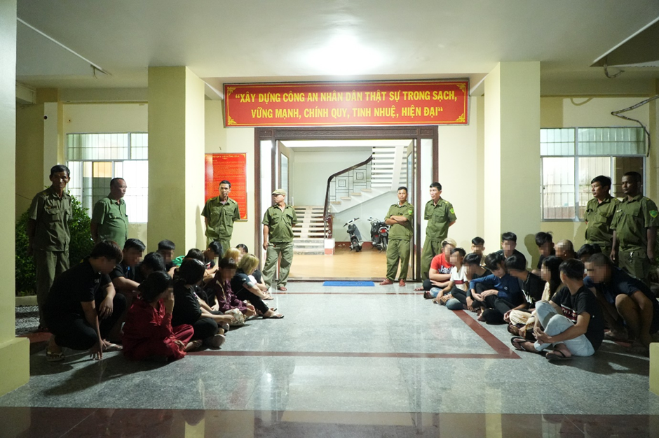 Cần Thơ: Khởi tố nhiều người trong nhóm thanh thiếu niên tham gia hỗn chiến - Ảnh 1.