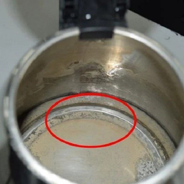 Canh bao den cac gia dinh dang dun nuoc bang