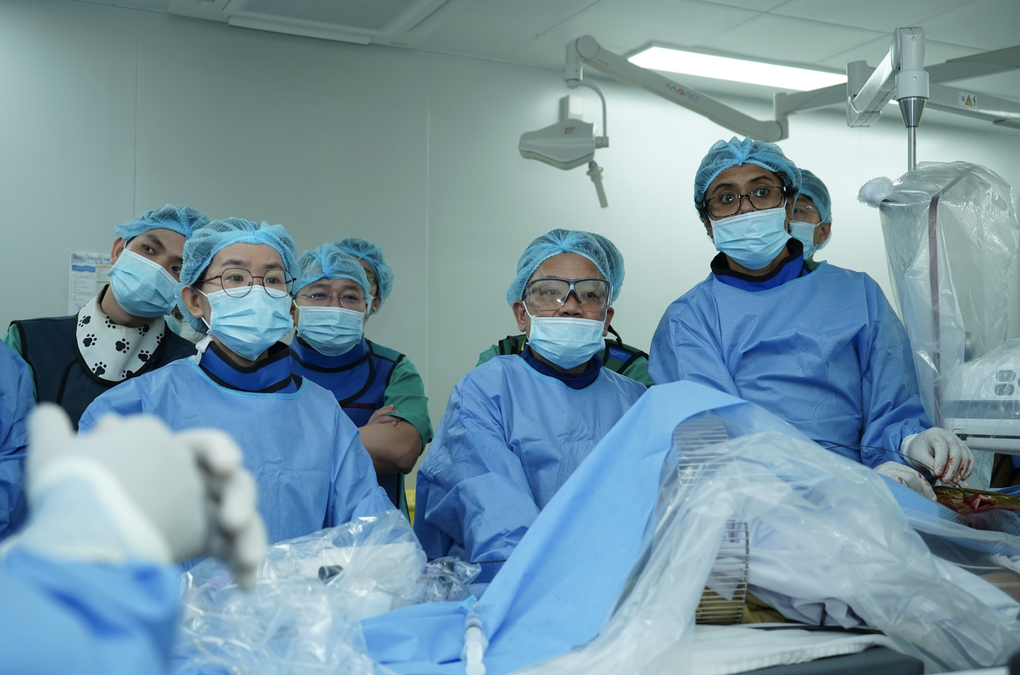 Cấp cứu người hoại tử chi nguy kịch bằng kỹ thuật “lần đầu tiên ở Việt Nam” - 1