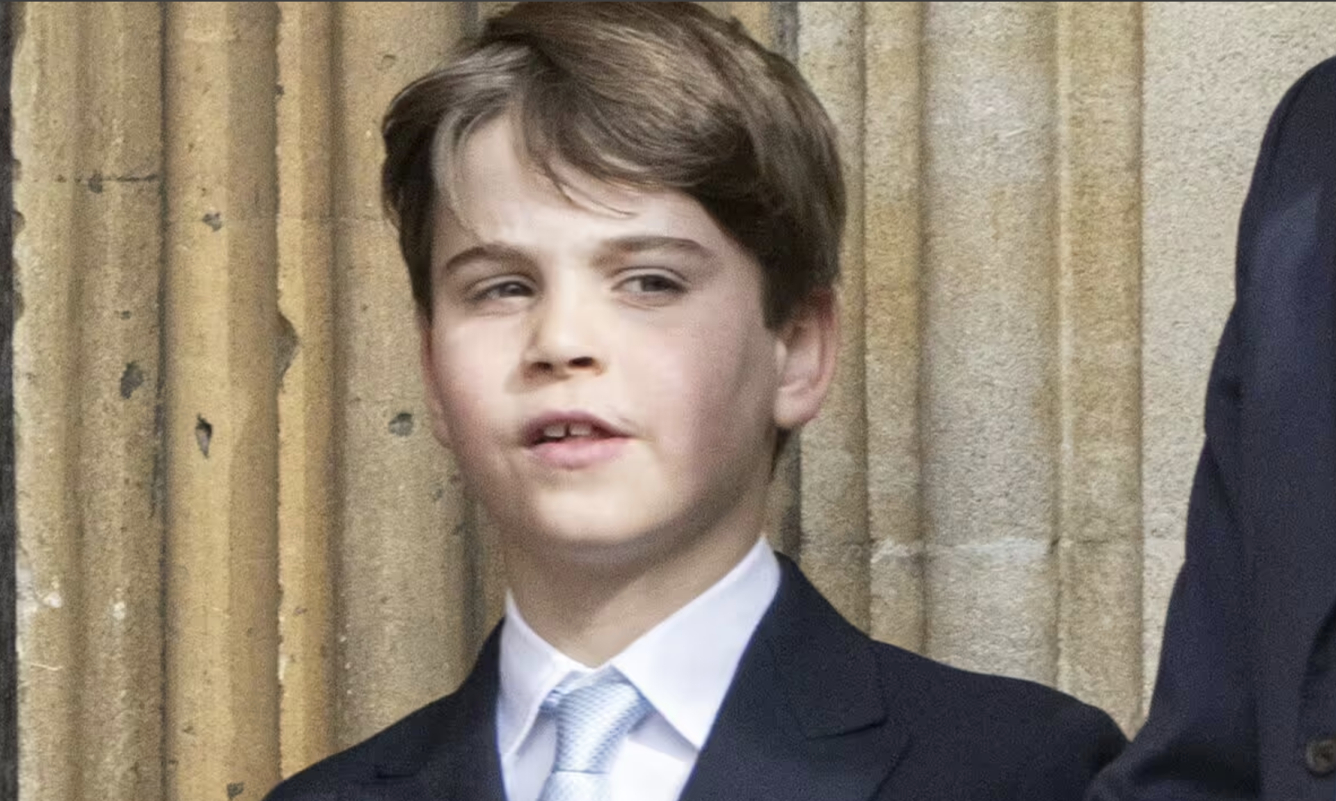 Cau ut nha Kate khien fan ran ran vi ngoai