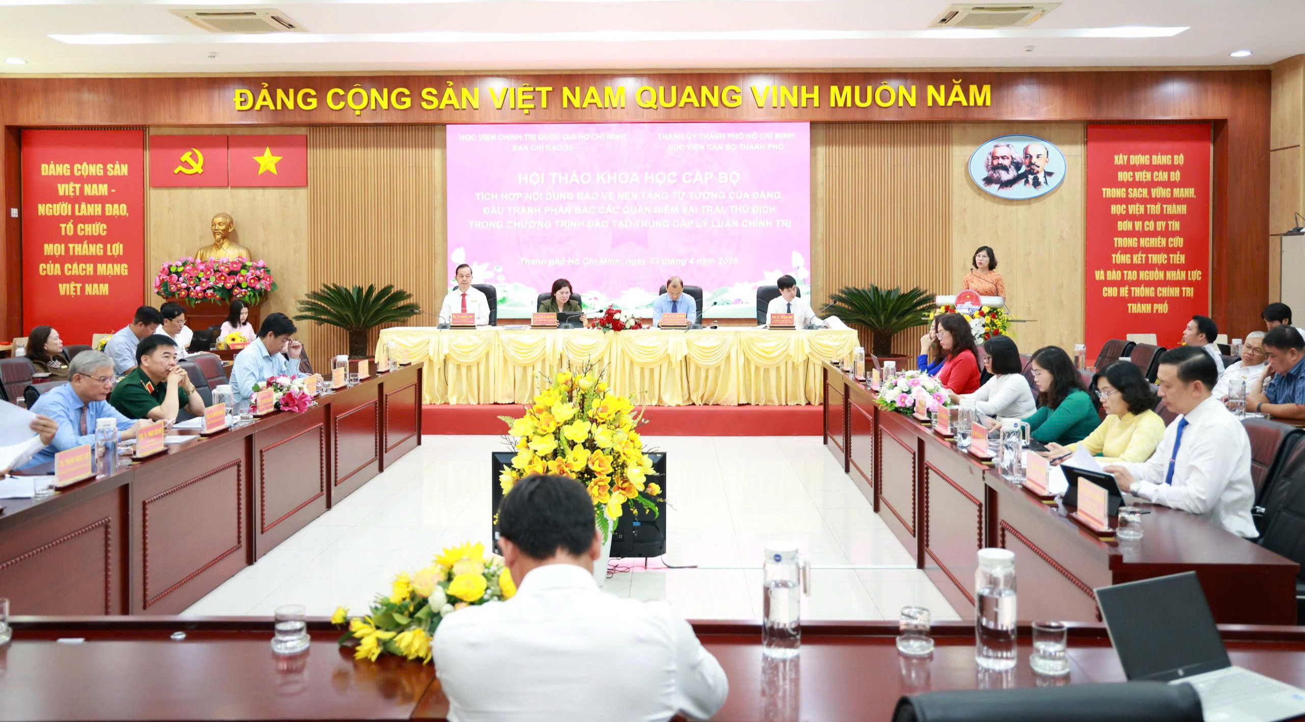 Thông tin trái chiều tại TPHCM cần phản bác kịp thời để bảo vệ nền tảng tư tưởng - Ảnh 1.