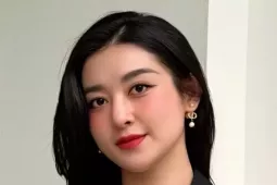 Từ vụ Á hậu Huyền My pass lại đôi giày hiệu cũ, nghĩ gì về chuyện nghệ sĩ thanh lý quần áo mặc rồi