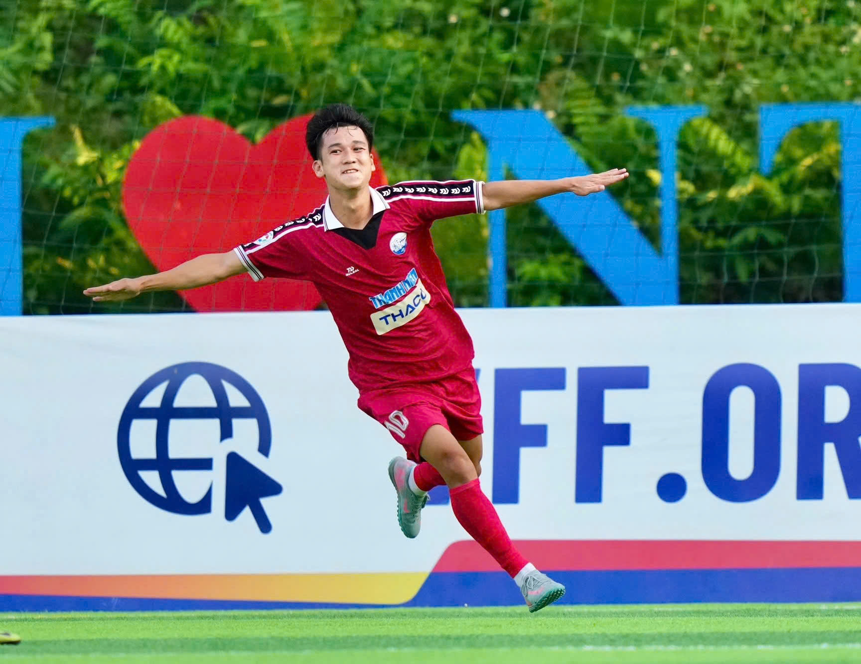 Chàng sinh viên năm cuối và giấc mơ lập cú đúp- Ảnh 1.