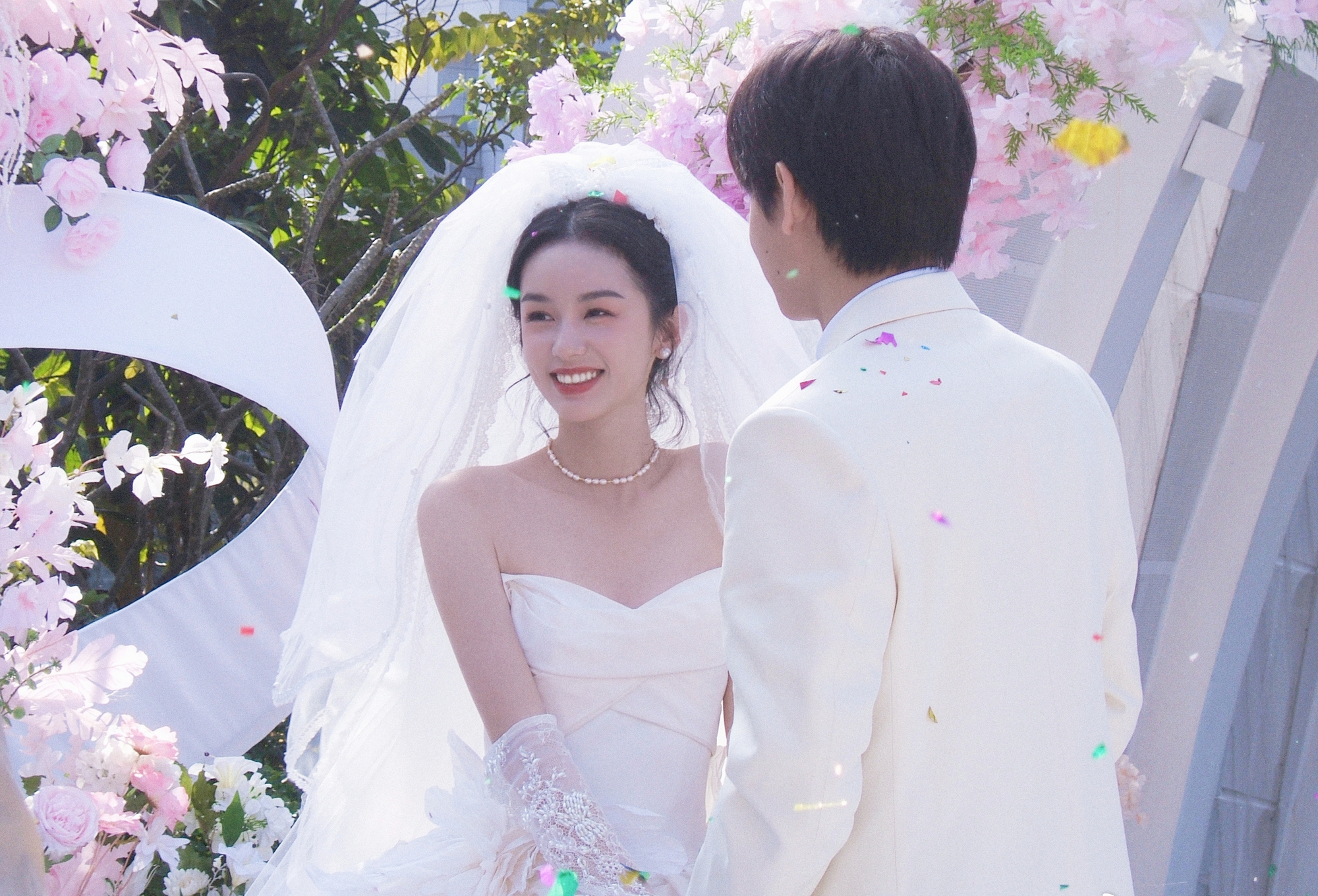 Cô dâu đẹp nhất Trung Quốc hiện tại: Sắc vóc ngọc ngà vạn người ao ước, làn da như được dệt bằng ánh trăng- Ảnh 1.