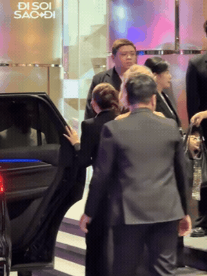 Chi Pu bị tóm dính lúc nửa đêm, ai dè bị bóng lưng của mỹ nhân Việt này giật spotlight- Ảnh 1.