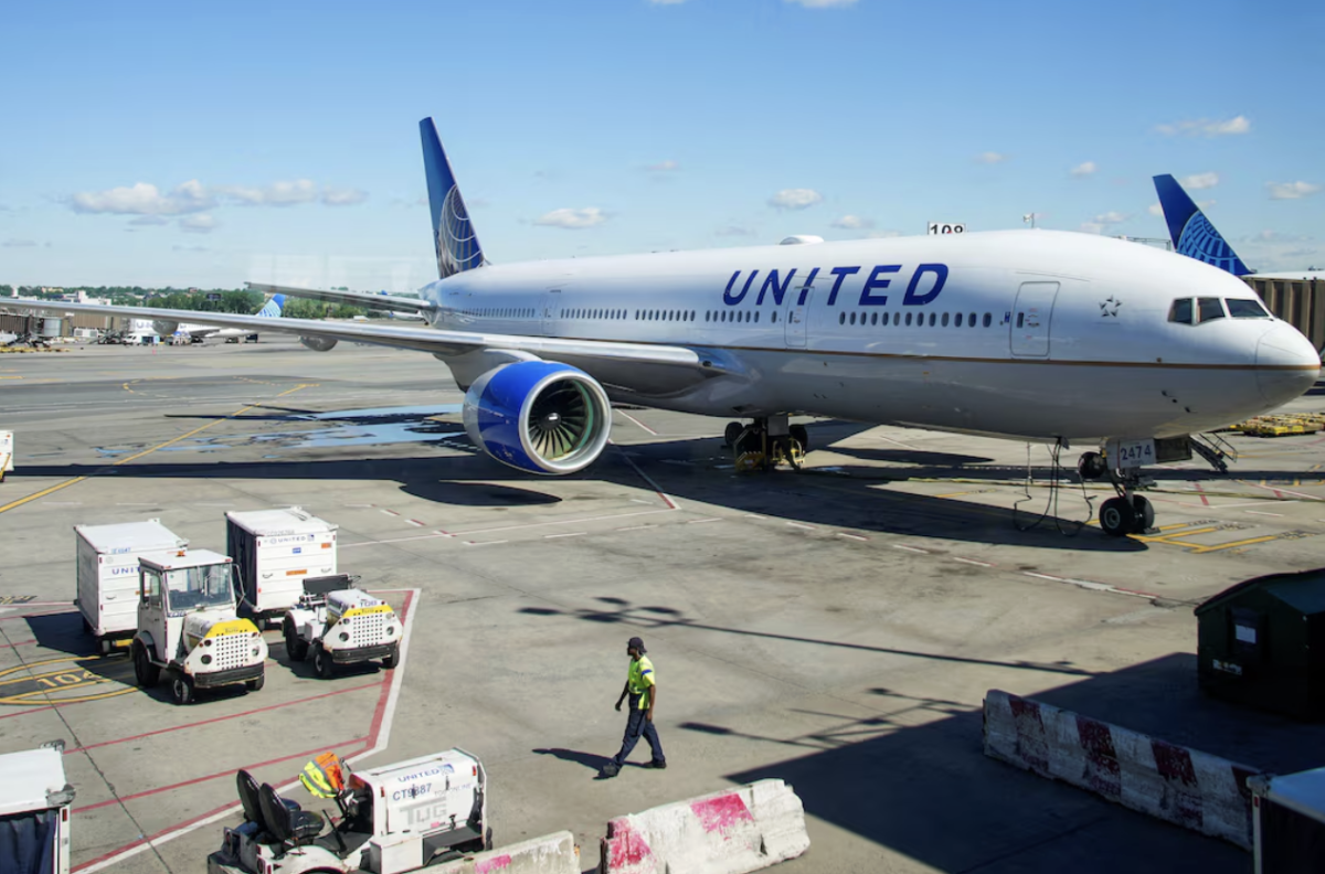 Chi phi di may bay se dat do the nao