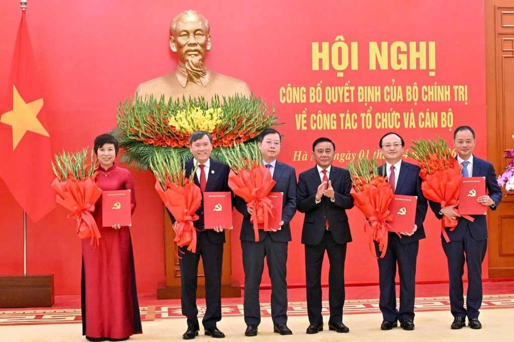 Chính phủ bãi bỏ toàn bộ nghị định về cơ cấu tổ chức của VTV, VOV, TTXVN - 1