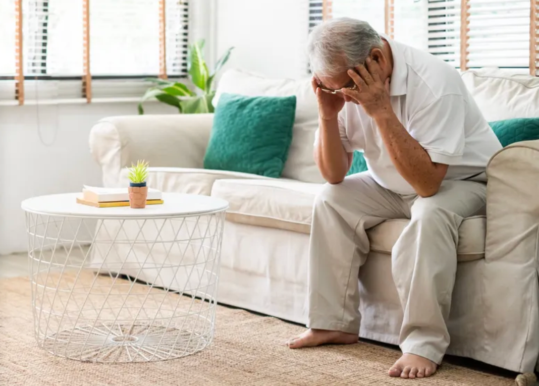 Chóng mặt, mờ mắt thoáng qua rồi tự khỏi: Có thể là dấu hiệu của đột quỵ - Ảnh 1. Chóng mặt, mờ mắt thoáng qua rồi tự khỏi: Có thể là dấu hiệu của đột quỵ - Ảnh 1.