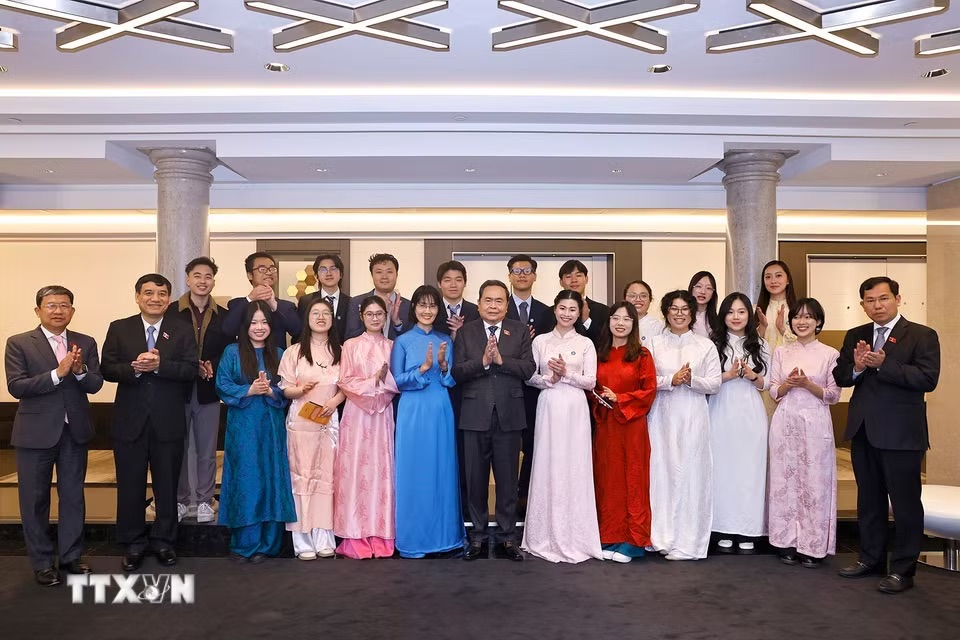 Chủ tịch Quốc hội mong sinh viên Việt tại Ý tiếp thu khoa học công nghệ, đóng góp cho quê hương 1 Chủ tịch Quốc hội - Ảnh 1.