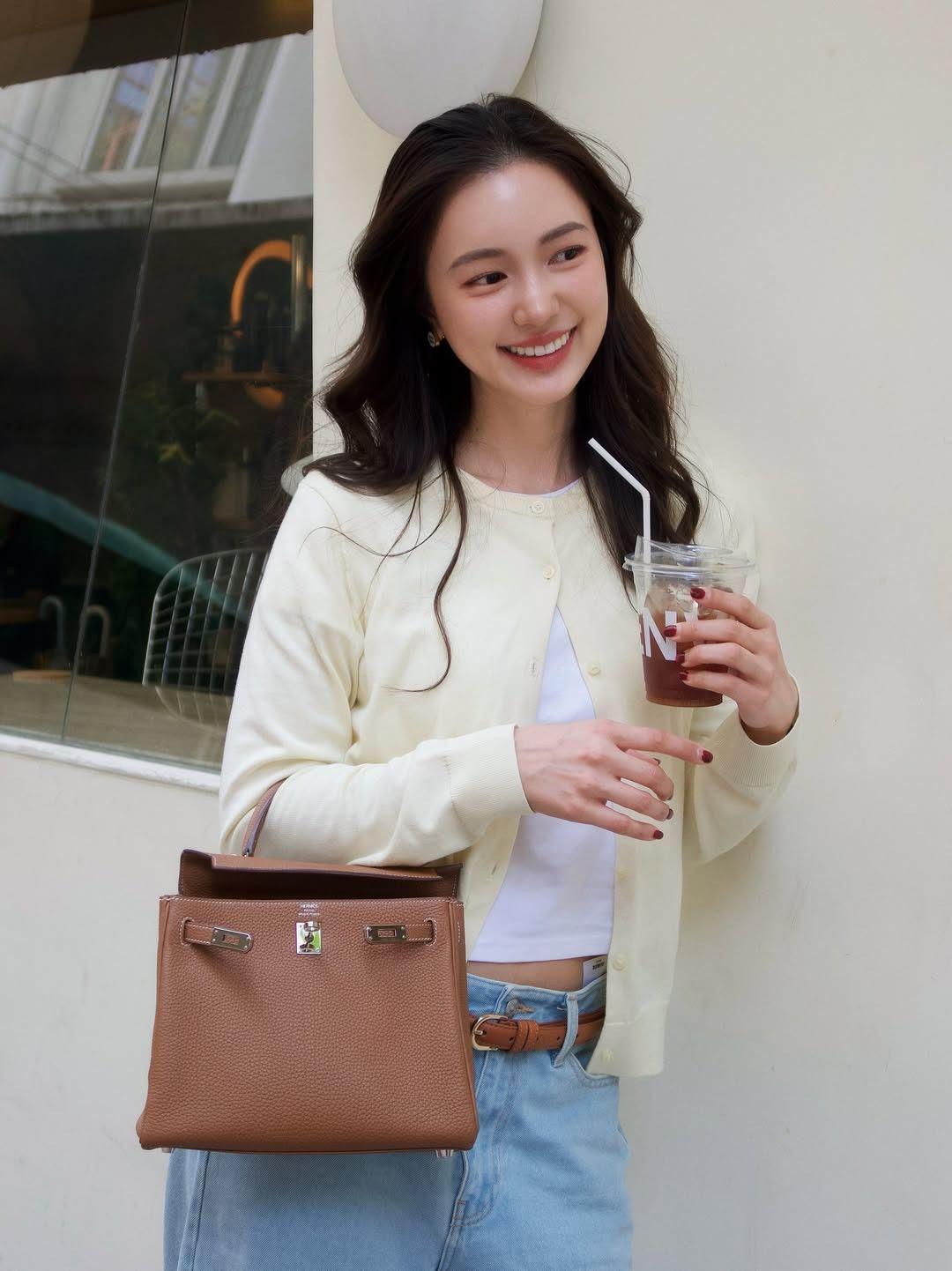 Ở tuổi 35, tôi nhận ra mình KHÔNG CẦN RỰC RỠ: Có 500 triệu phòng thân, 3 cây vàng tiết kiệm, 1 công việc ổn định là đủ!- Ảnh 1.