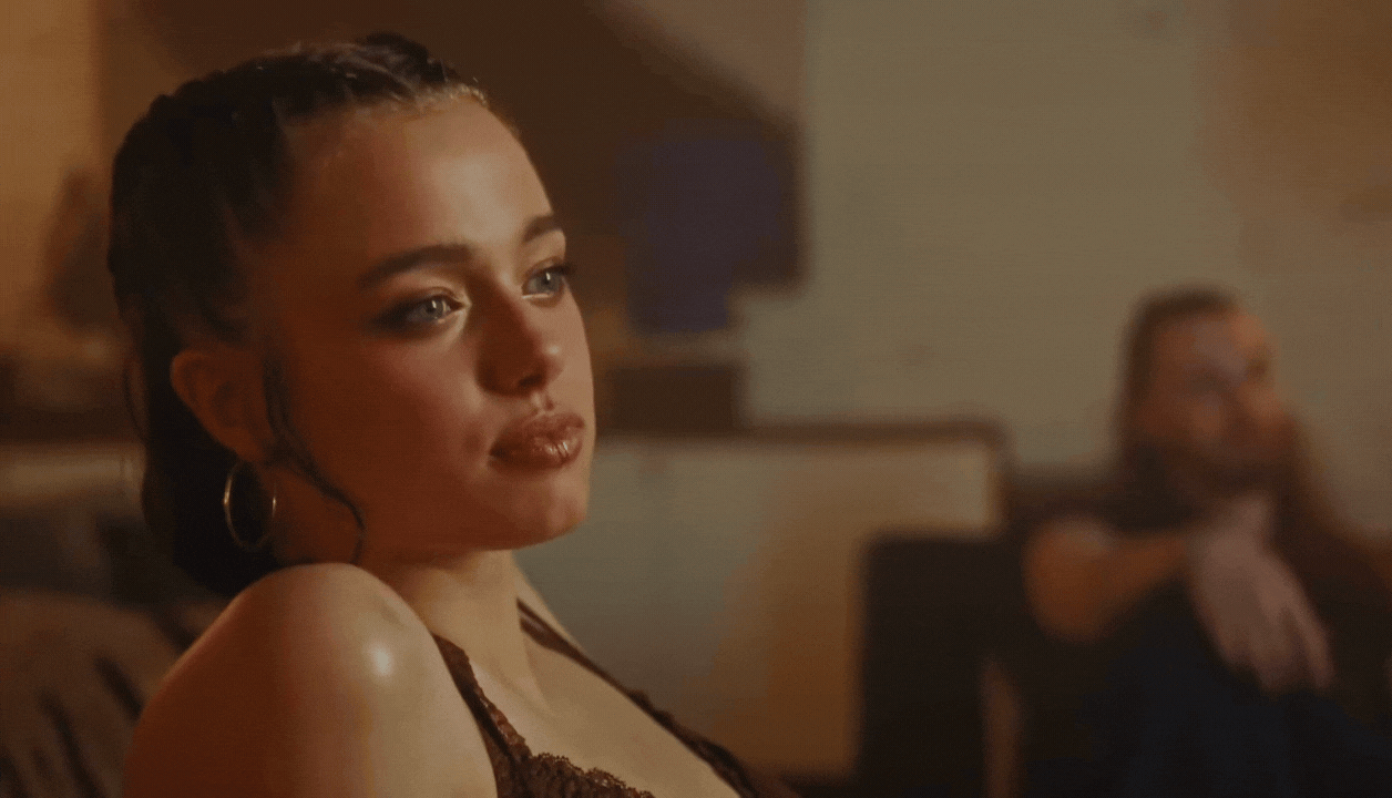 Con gai Angelina Jolie chap nhan lam nen xuat hien