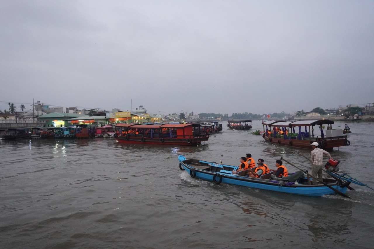 Công an cảnh báo tội phạm tại bến Ninh Kiều, chợ nổi Cái Răng  - Ảnh 1.