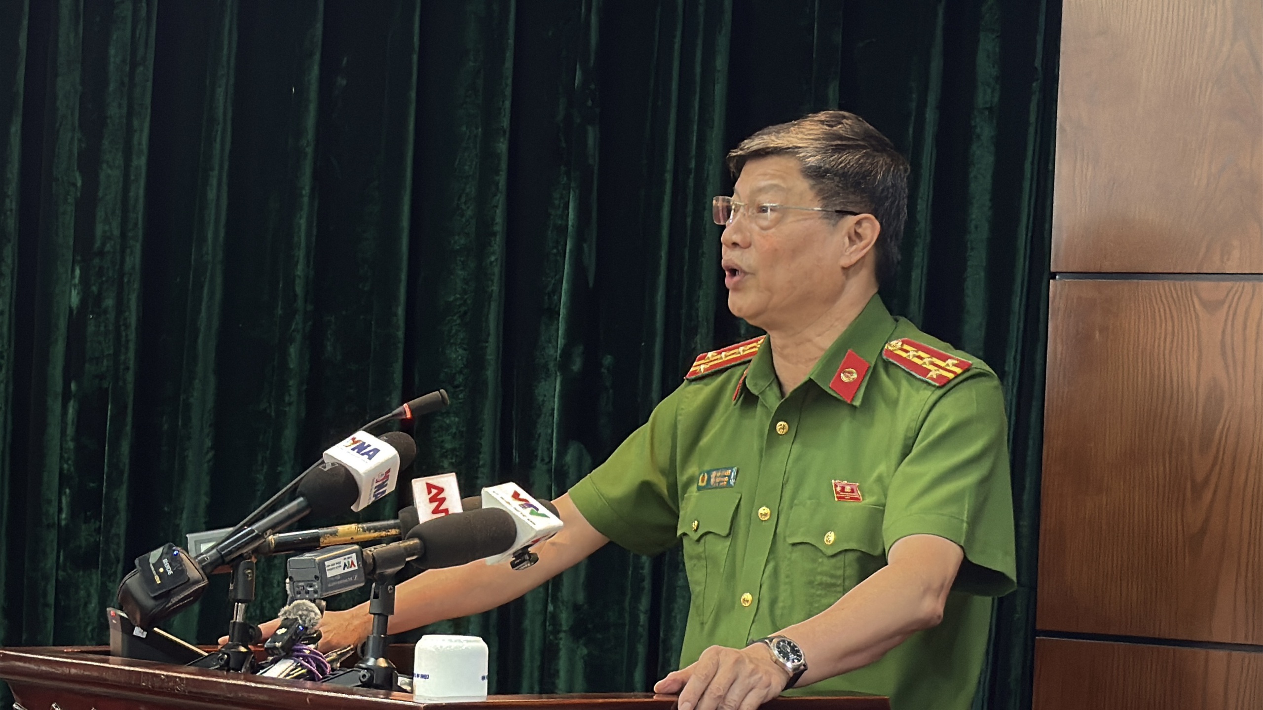 Công an Hà Nội nói về quyền lợi người dân mua vàng bằng giấy hẹn trong vụ Bảo Tín Minh Châu 1 Công an Hà Nội nói về mua vàng bằng giấy hẹn trong vụ Bảo Tín Minh Châu - Ảnh 1.