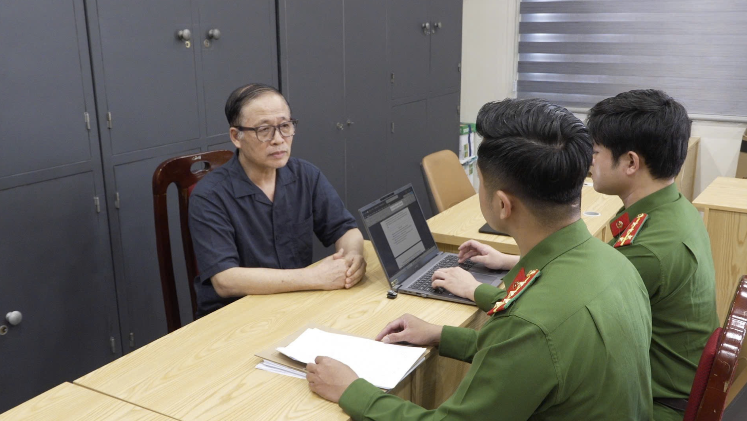 Công an Hà Nội nói về quyền lợi người dân mua vàng bằng giấy hẹn trong vụ Bảo Tín Minh Châu 2 Công an Hà Nội nói về mua vàng bằng giấy hẹn trong vụ Bảo Tín Minh Châu - Ảnh 2.