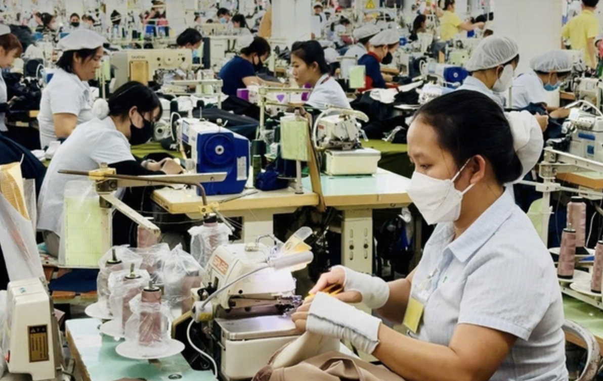 Lấy ý kiến người lao động việc hoán đổi ngày nghỉ dịp Giỗ Tổ Hùng Vương và 30-4, 1-5 - Ảnh 1.