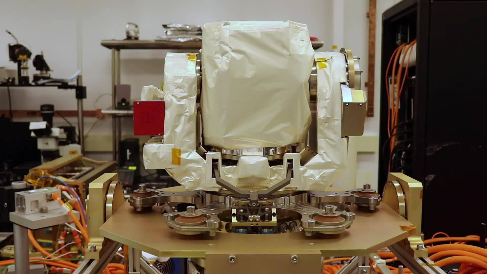 Dữ liệu Artemis II truyền về Trái Đất thế nào?