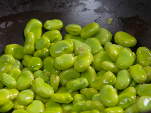 Đậu nành hạt là món ăn bổ dưỡng rất tốt cho bệnh nhân bị gan.