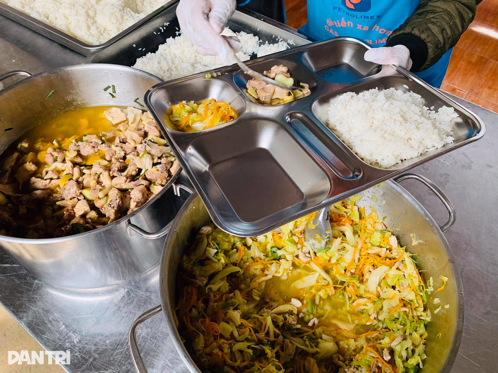 Công ty mua lợn của Cường Phát trúng loạt gói thầu suất ăn cho trường học - 1