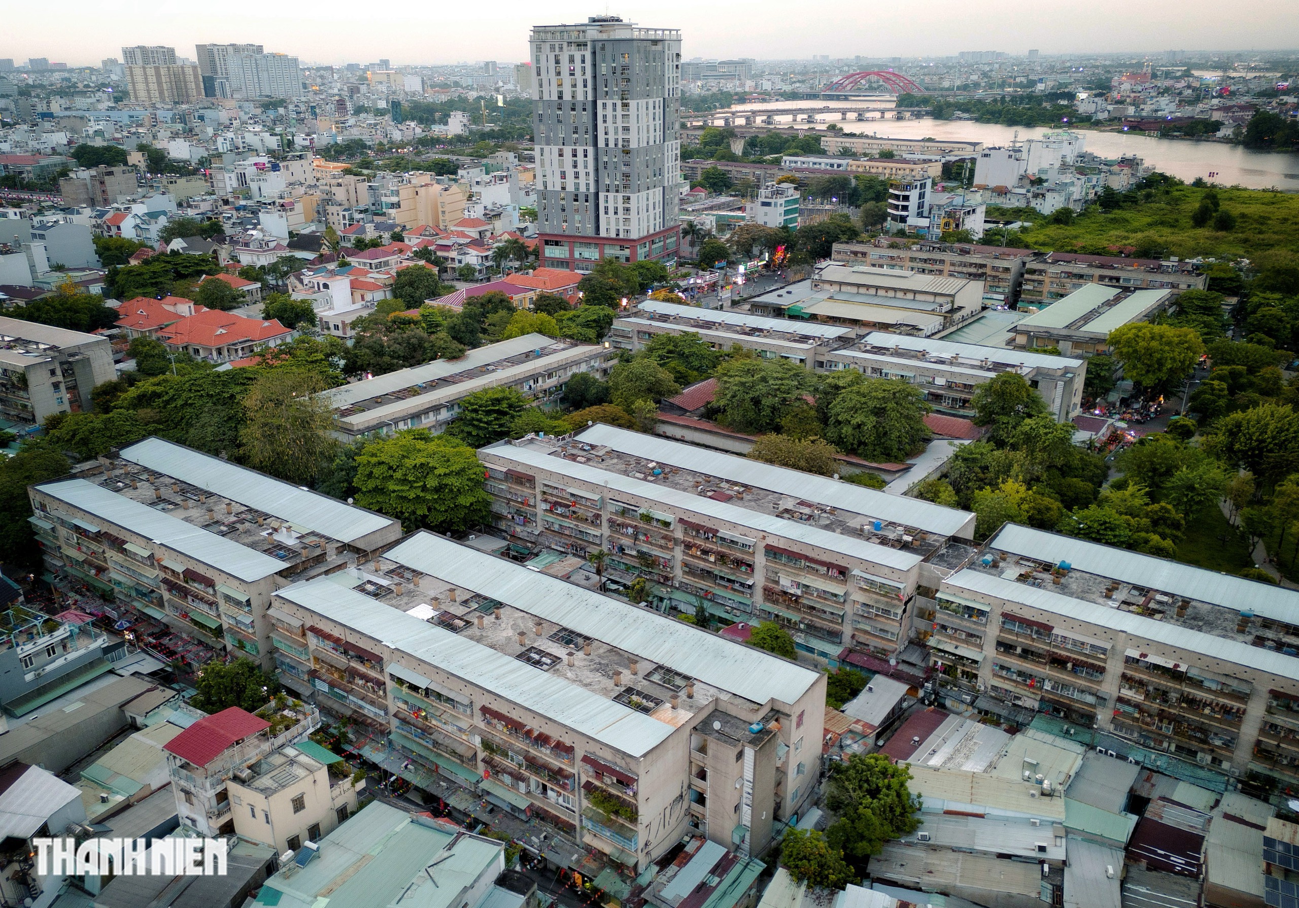 Bên trong cư xá Thanh Đa xuống cấp: cư dân giằng co giữa đi và ở - Ảnh 1.