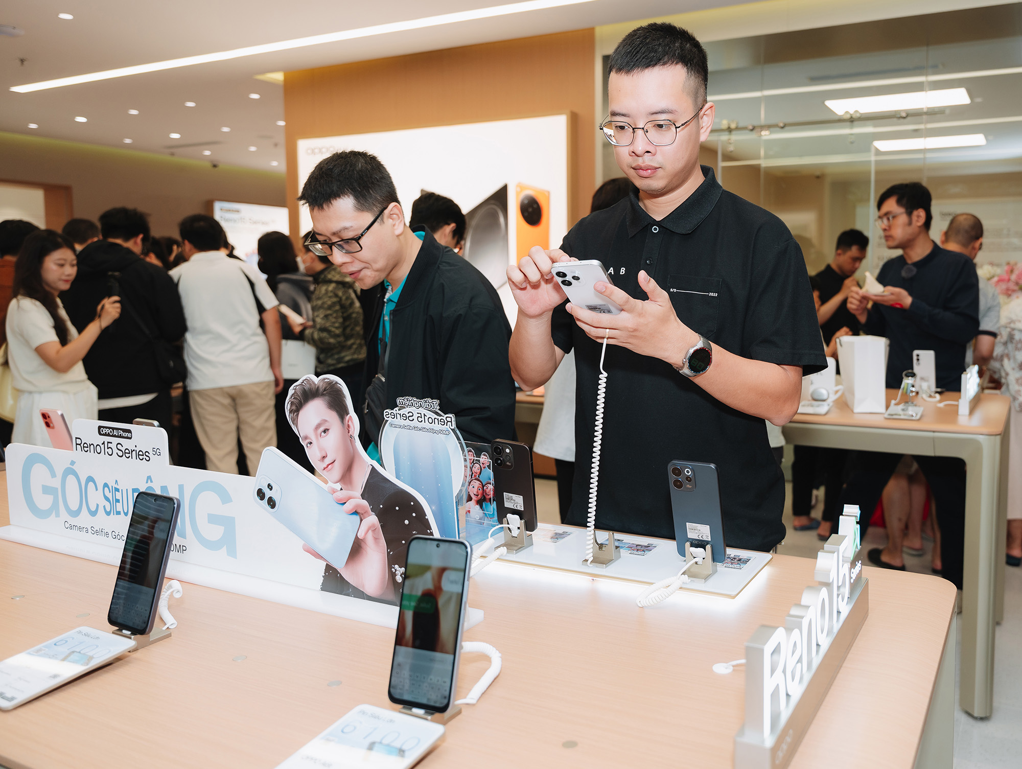 Cuộc đua mới của dịch vụ hậu mãi công nghệ - Ảnh 1.