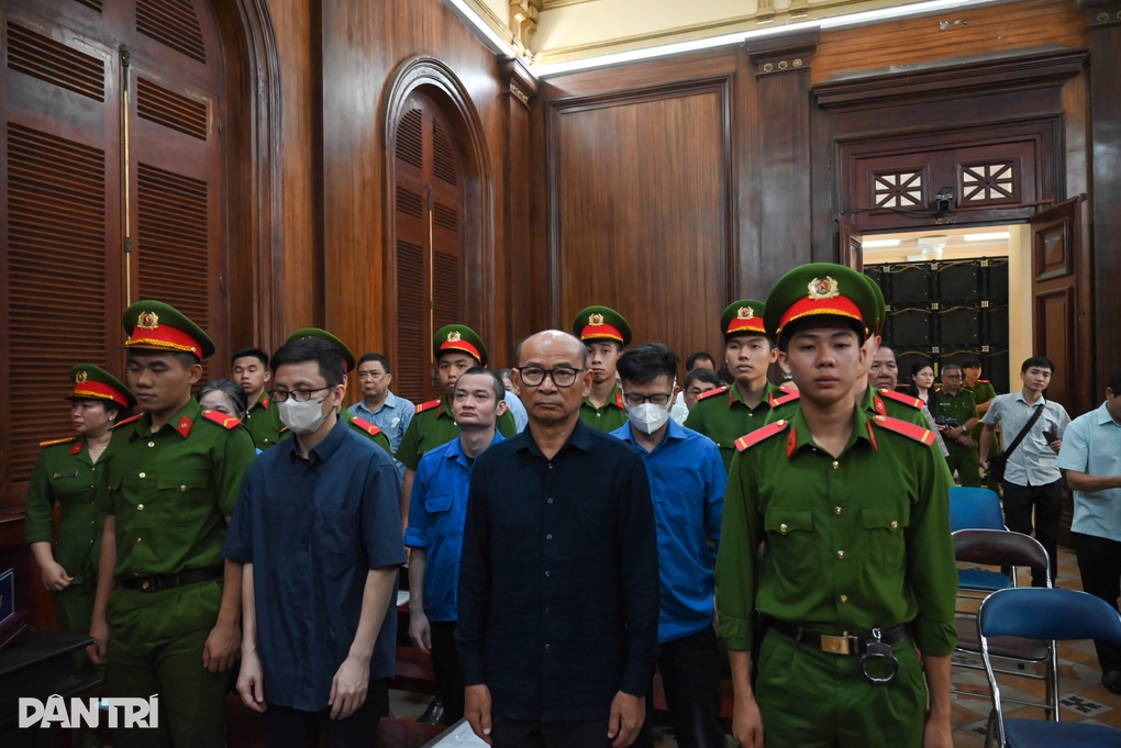 Cựu Chủ tịch Cao su Việt Nam bị đề nghị 14-16 năm tù vì sai phạm đất công - 1