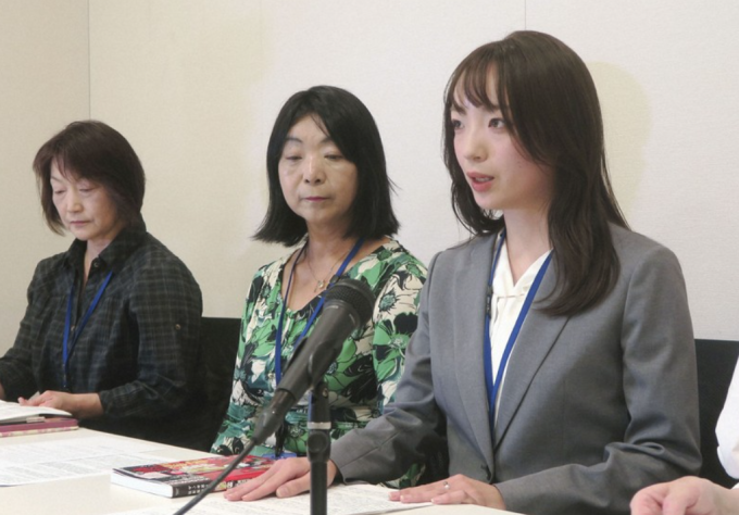 Kiyoha Kiritaka (ngoài cùng bên phải) họp báo tại Tokyo ngày 5/6/2025. Ảnh: Kyodo