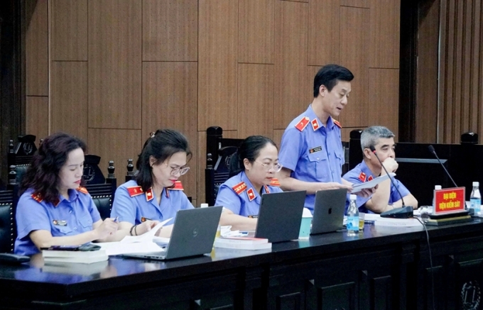 Đại diện VKSND Hà Nội tại tòa. Ảnh: Danh Lam