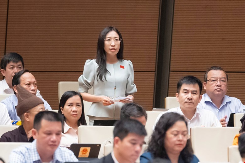 Đại biểu đề xuất cá nhân, tổ chức tín ngưỡng, tôn giáo phải định danh, xác thực tài khoản 1 Đại biểu đề xuất cá nhân, tổ chức tín ngưỡng, tôn giáo phải định danh, xác thực tài khoản - Ảnh 1.