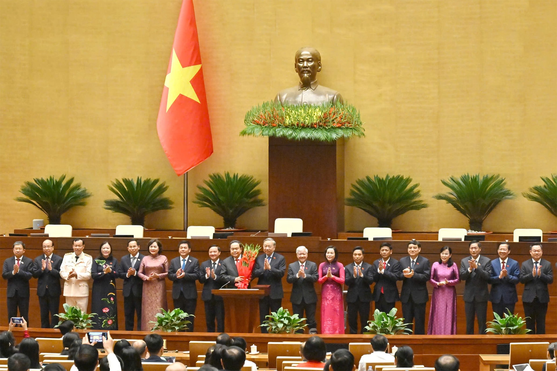 Bầu cử tại Quốc hội khóa XVI: Chủ nhiệm Uỷ ban và Tổng Thư ký mới - Ảnh 1.