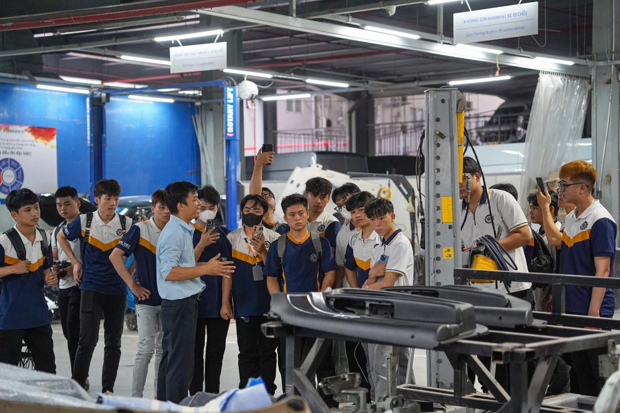 Đào tạo gắn với việc làm - Ảnh 1.