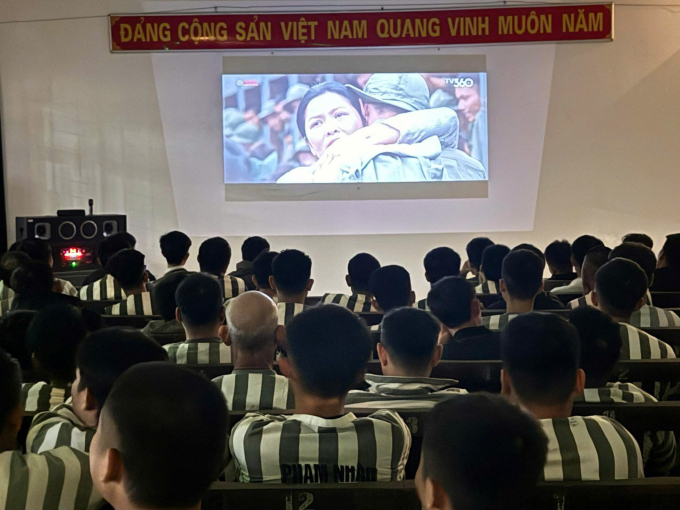 Buổi chiếu phim tại  Trại tạm giam Công an tỉnh Nghệ An tháng 12/2025. Ảnh: Công an tỉnh Nghệ An
