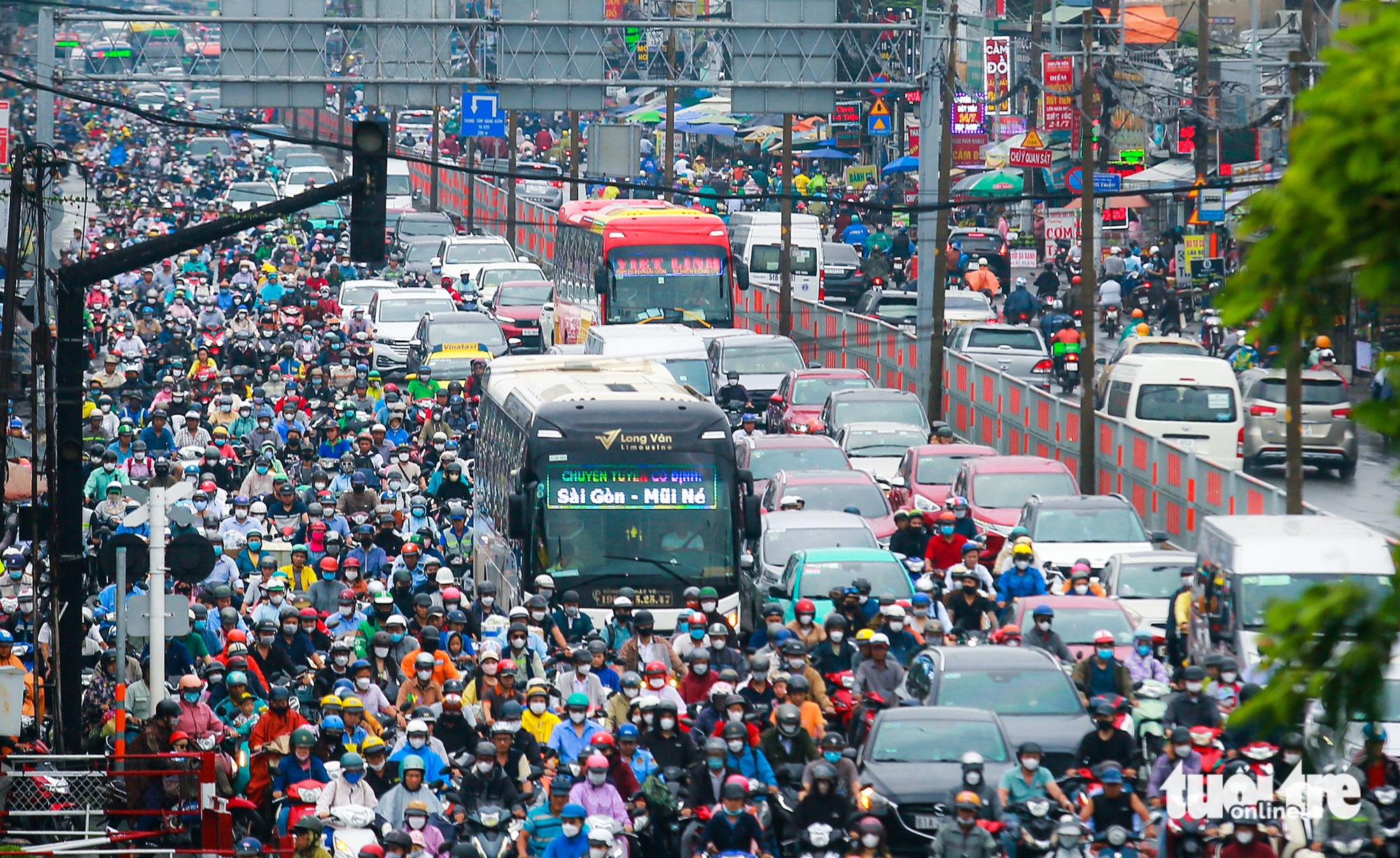 Đề xuất lùi tiến độ mở rộng quốc lộ 13 vì vướng tái định cư, chồng lấn dự án 1 Đề xuất lùi tiến độ mở rộng quốc lộ 13 vì vướng tái định cư, chồng lấn dự án - Ảnh 1.