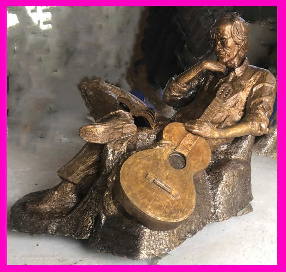 Đêm nhạc tưởng nhớ nhạc sĩ Trịnh Công Sơn tại Singapore - Ảnh 1.