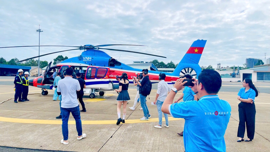 Đi trực thăng ngắm TPHCM trong 15 phút gần 3 triệu đồng, hút khách dịp 30/4 - 1