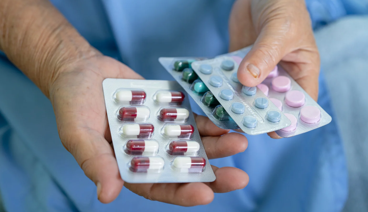 Điểm danh 7 lý do vừa ăn xong đã ăn vặt 1 đói - Ảnh 1.