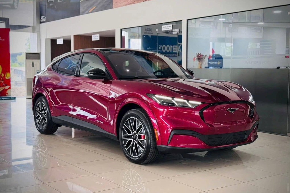 Điểm danh loạt xe giảm giá trong tháng 4 - 1