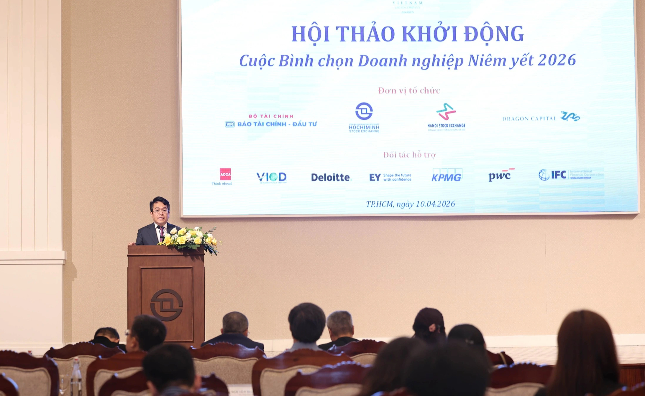 Doanh nghiệp niêm yết cần đẩy mạnh minh bạch thông tin- Ảnh 1.