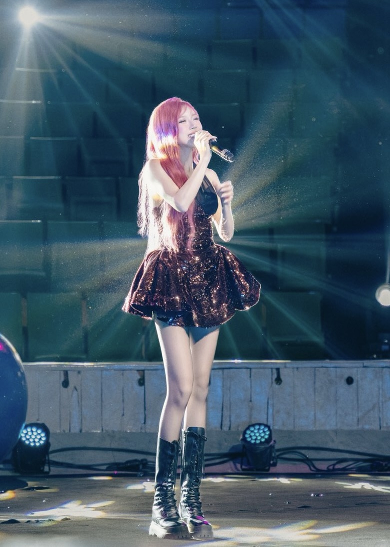 Đôi chân mảnh như tăm tre của Trang Pháp, nhìn thôi đã thấy bất an- Ảnh 3.