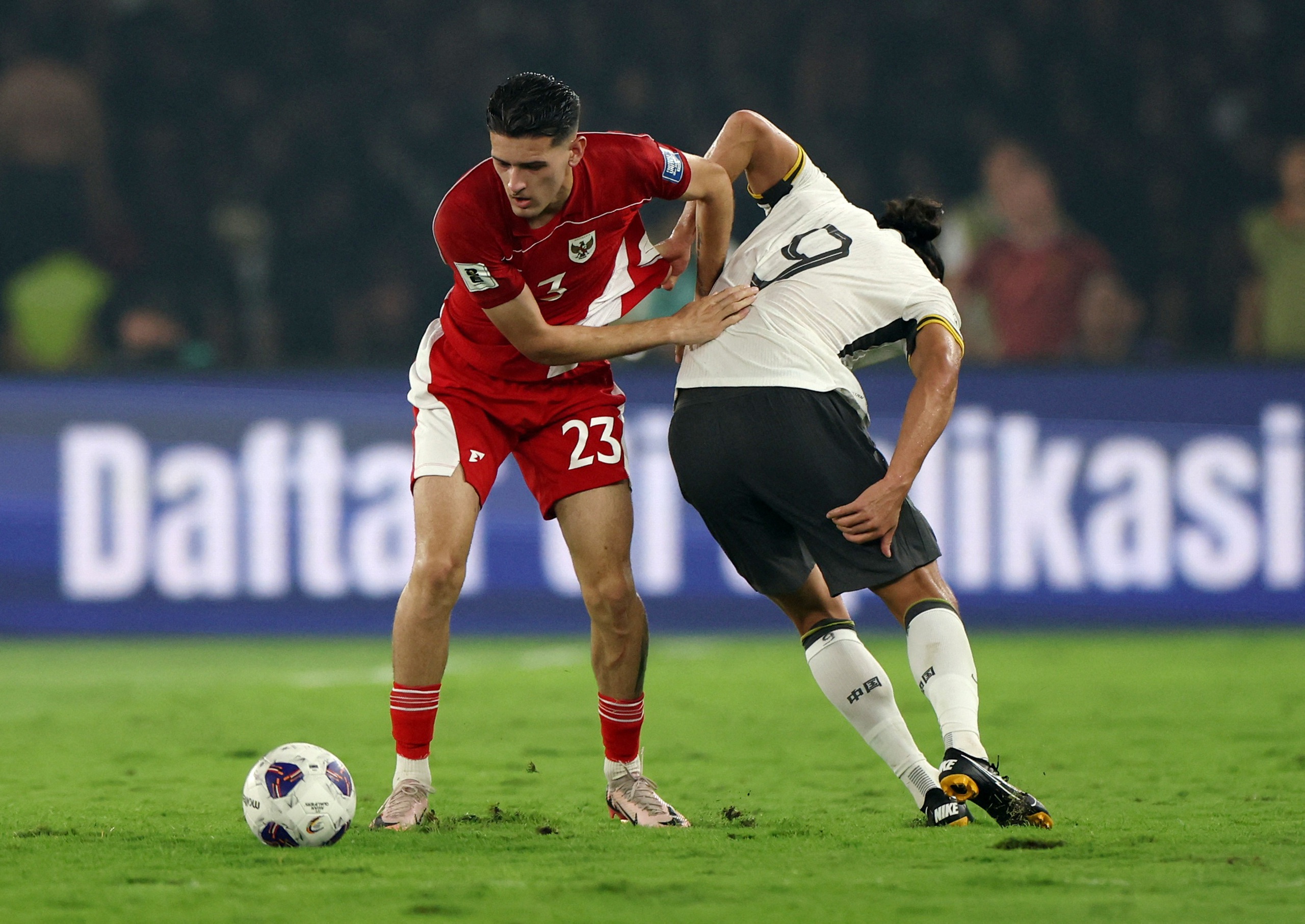 Đội tuyển Indonesia gặp rắc rối lớn vì bê bối hộ chiếu cầu thủ nhập tịch: Hà Lan điều tra- Ảnh 2.