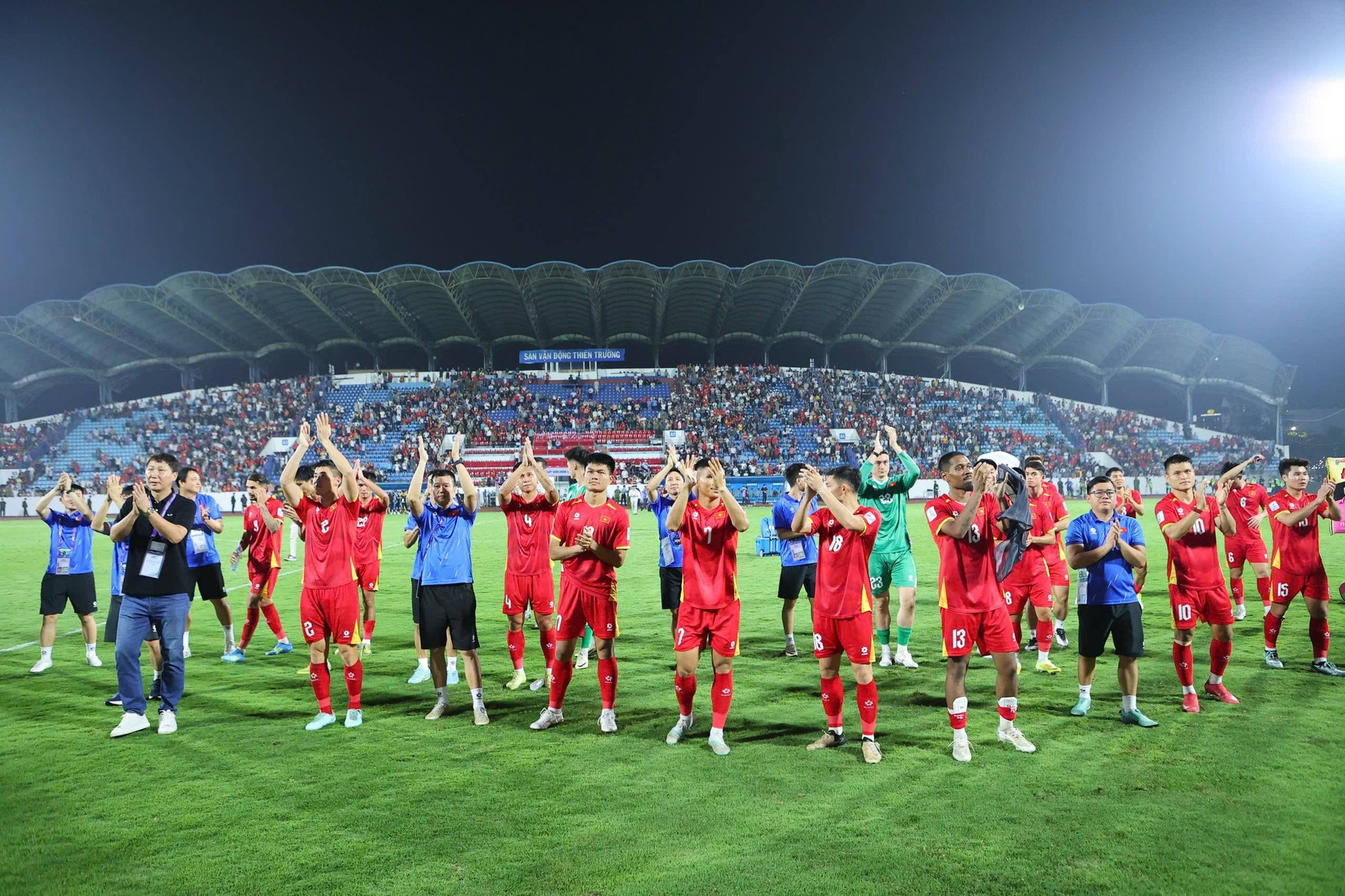 Đội tuyển Việt Nam xác lập kỷ lục Đông Nam Á với 13 trận thắng liên tiếp- Ảnh 2. Đội tuyển Việt Nam xác lập kỷ lục Đông Nam Á với 13 trận thắng liên tiếp- Ảnh 2.
