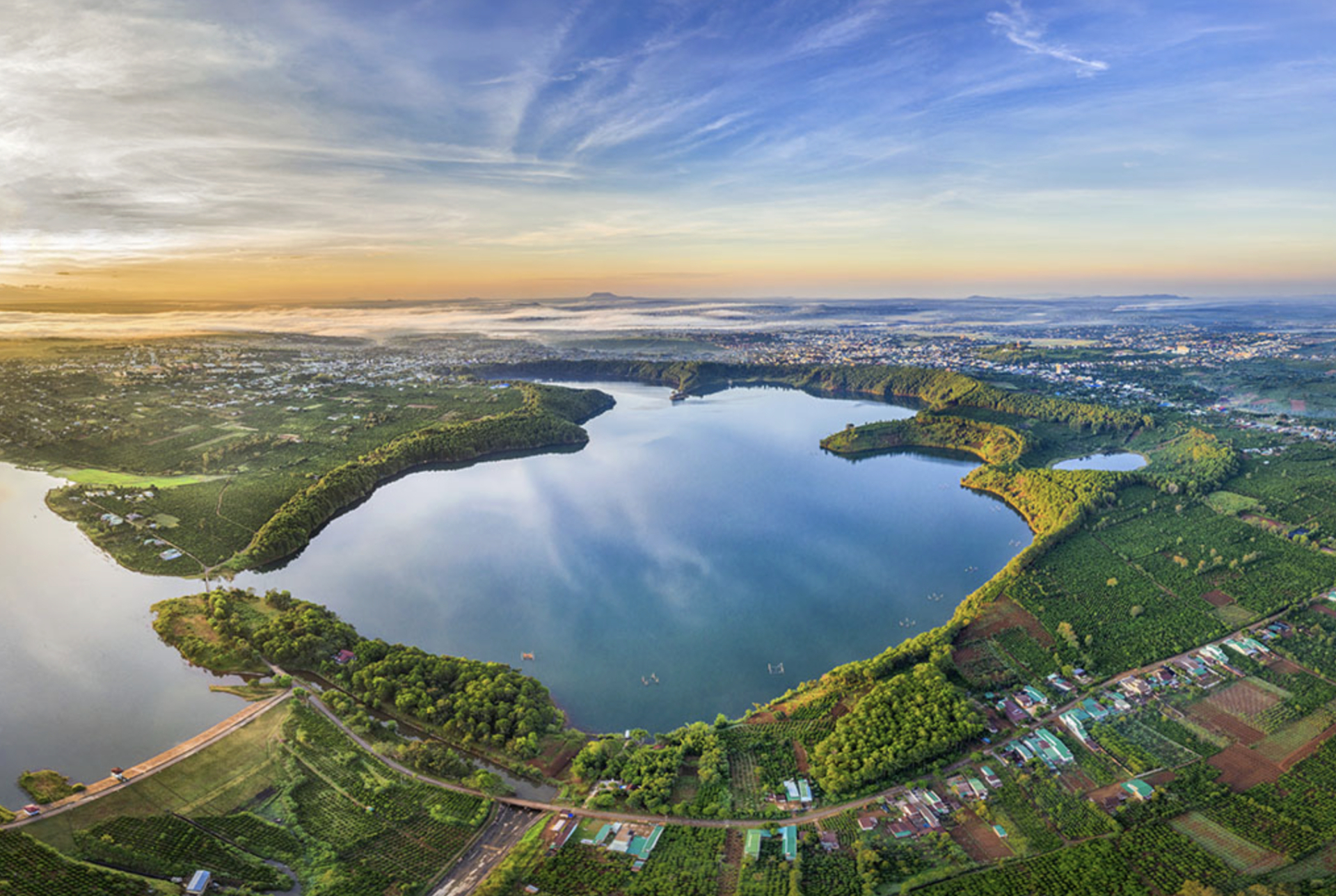 Đón gần 850.000 lượt khách chỉ trong vài tháng, 1 tỉnh tại Việt Nam hưởng trọn 2 cực phẩm khiến khách Việt không thể nào ngồi yên- Ảnh 1.