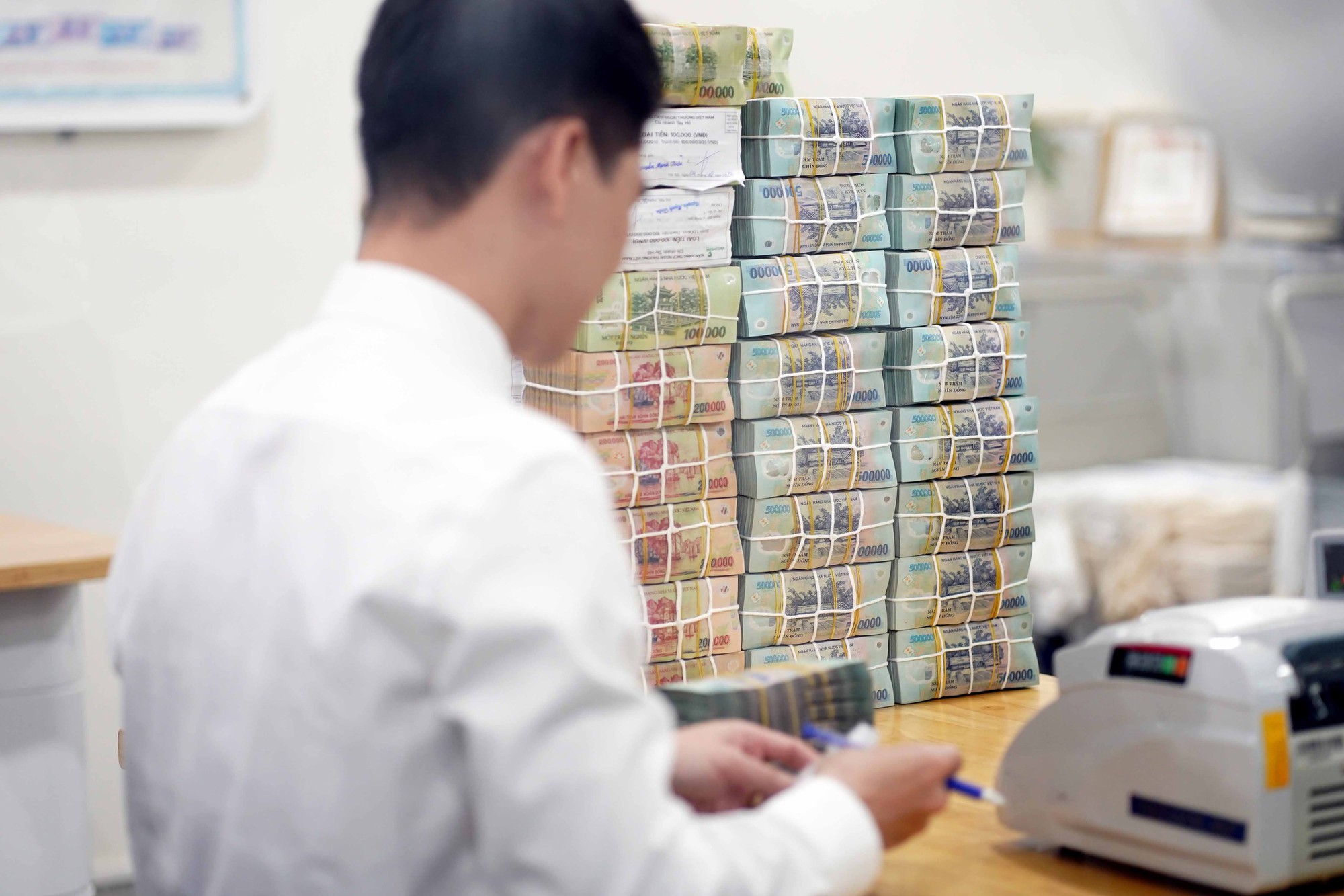 Dòng tiền 'ngó lơ' tiết kiệm?- Ảnh 1.