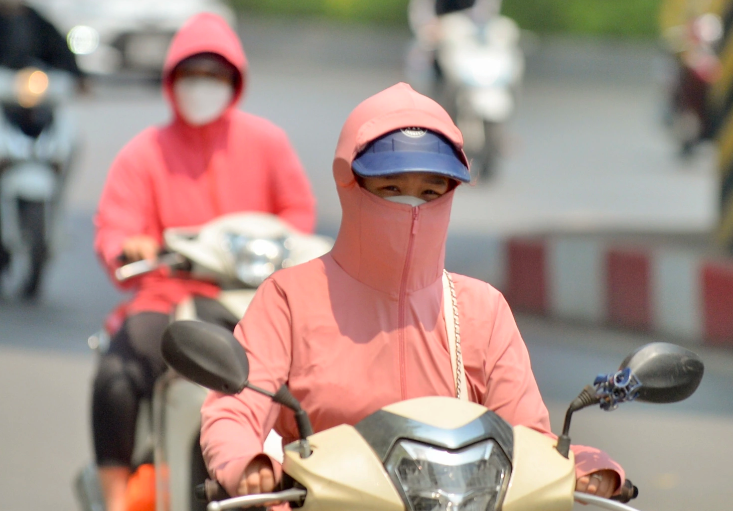 Dự báo thời tiết 10 tỉnh có nhiều ngày nắng nóng gay gắt tháng 4 - 5- Ảnh 1.