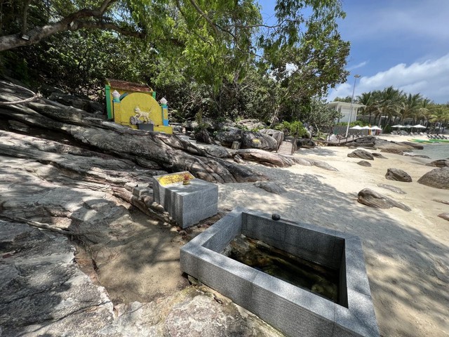 Việt Nam còn có một Giếng Tiên nữa mang tên vua, sát biển nhưng nước ngọt: Du khách đến thường làm 1 việc- Ảnh 2.