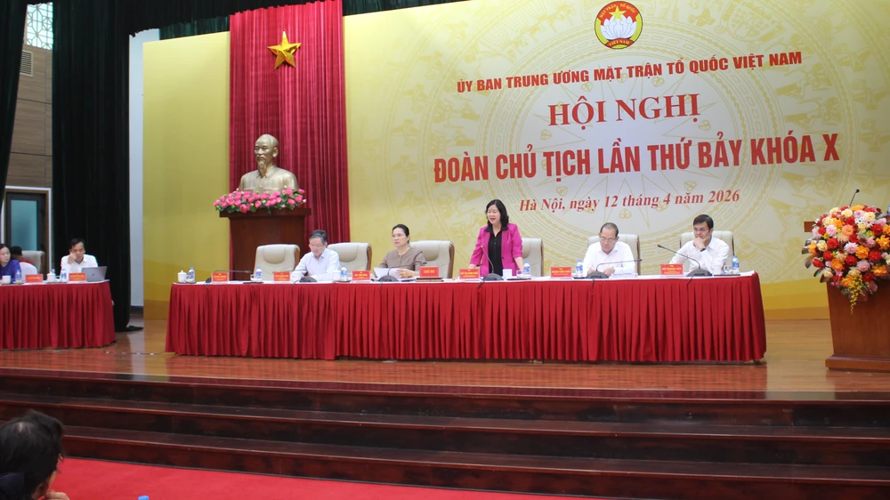Hội nghị Đoàn Chủ tịch Ủy ban Trung ương MTTQ Việt Nam lần thứ 7, khóa X. Mat-tran.jpg