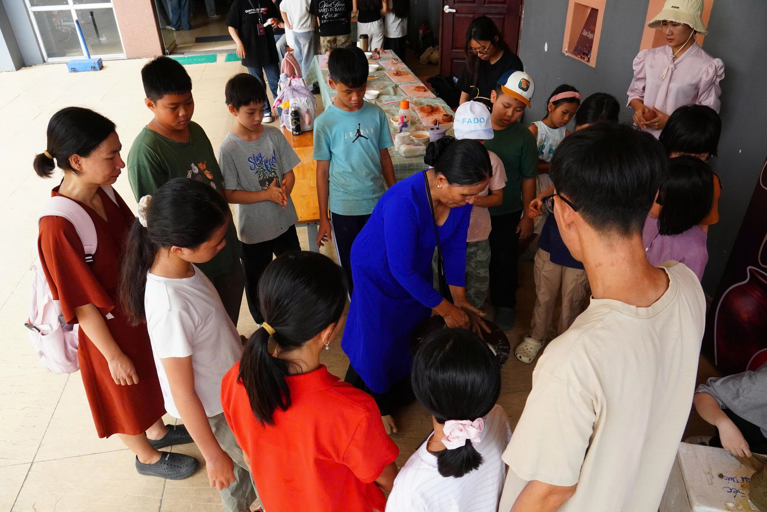 Đưa gốm Bàu Trúc bước vào đời sống hiện đại - Ảnh 1.