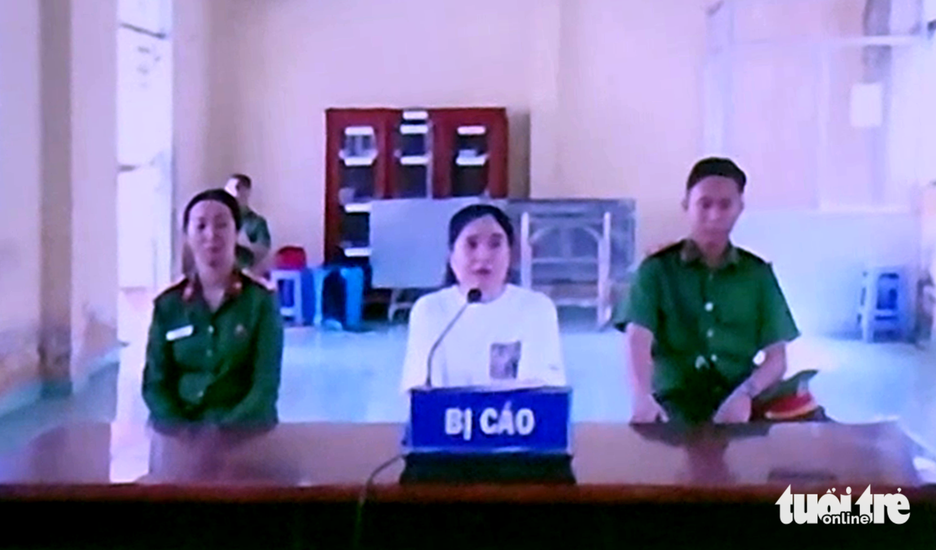 Dùng xyanua sát hại người tình rồi lao xe xuống đèo Bảo Lộc, lãnh 30 năm tù 1 Dùng xyanua sát hại người tình rồi lao xe xuống đèo Bảo Lộc, lãnh 30 năm tù - Ảnh 1.