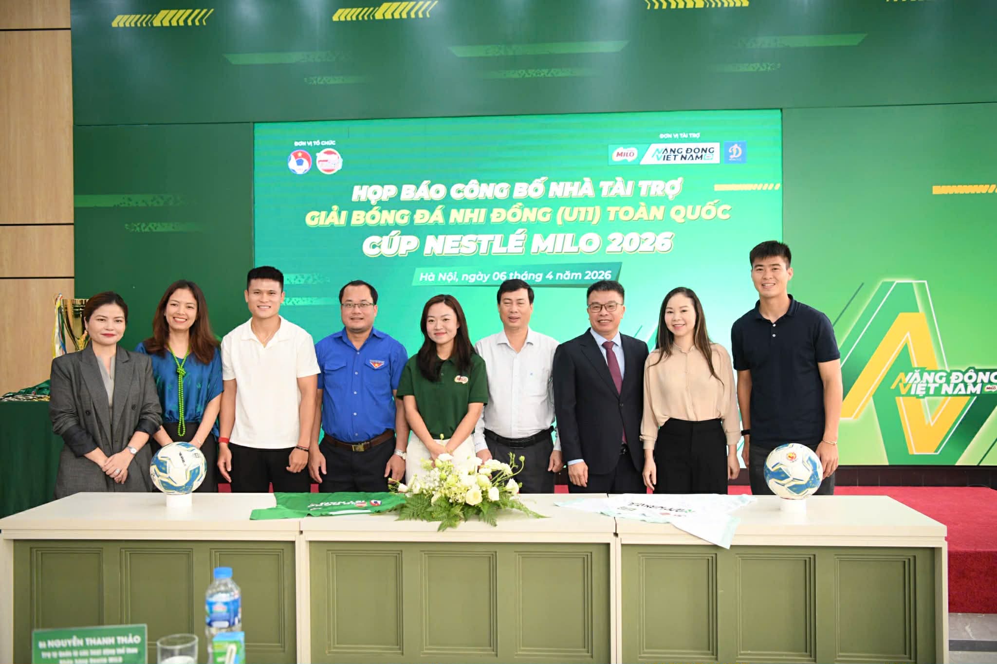 Duy Mạnh, Tuấn Hải truyền lửa cho cầu thủ nhí ở giải U.11 toàn quốc Cúp Nestlé MILO 2026- Ảnh 1.